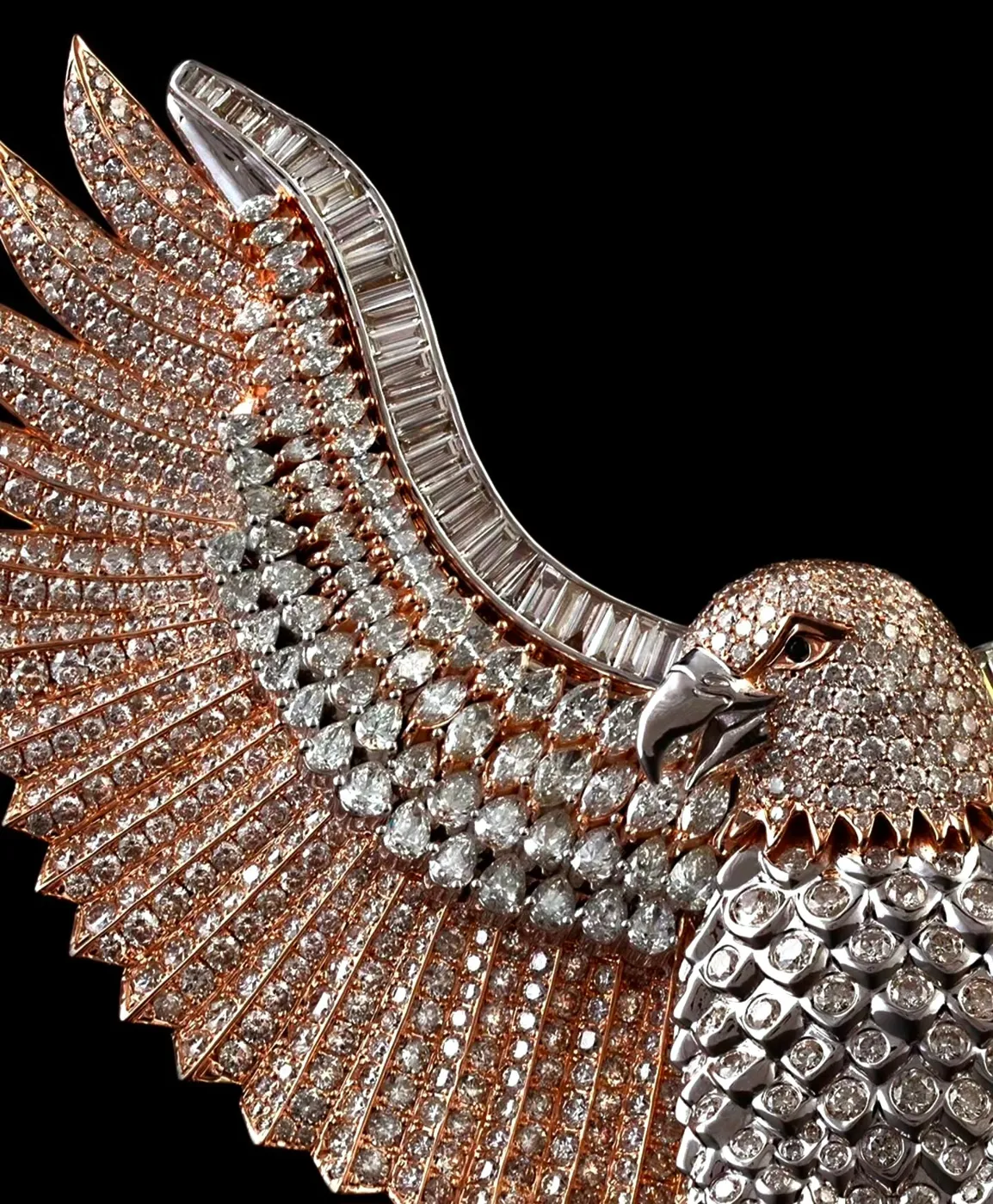 Eagle pendant in rose gold pavé